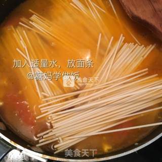 西红柿鸡蛋面的做法步骤：4