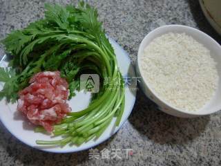 猪肉末茼蒿大米粥的做法步骤：1