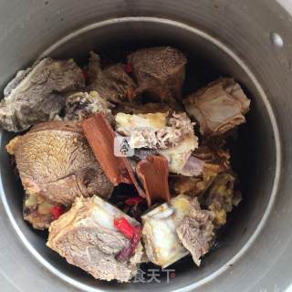 牛肉一烧两食的做法步骤：2