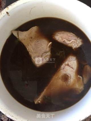 凉拌手撕卤牛肉的做法步骤：5