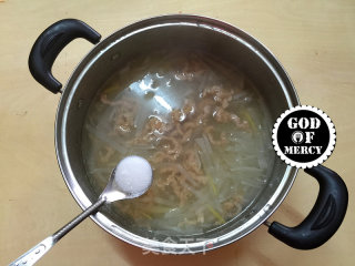 二十四节气来养生-滋阴去燥的萝卜肉丝汤的做法步骤：8