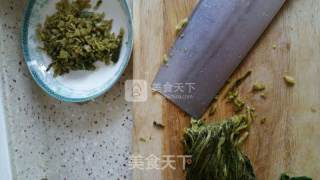 咸菜炒鱿鱼的做法步骤：2