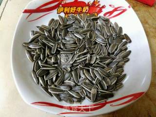 微波炉烤瓜子的做法步骤：3