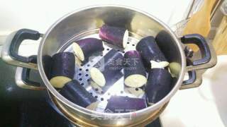 手撕茄子的做法步骤：1