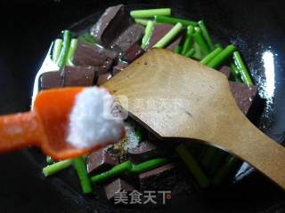 蒜薹炒鹅血的做法步骤：8