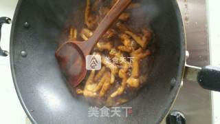 青椒爆炒鸡爪的做法步骤：3