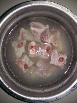腐竹焖排骨的做法步骤：2