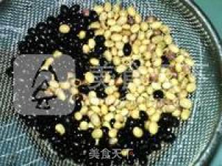 紫薯黑黄豆浆的做法步骤：2