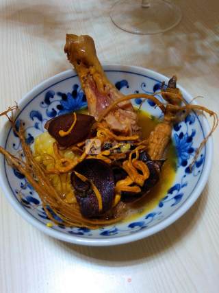 人参鹿茸鸡腿玉米虫草汤的做法步骤：11