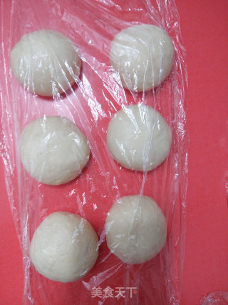 豆沙菊花面包的做法步骤：8