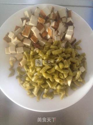 豆干辣炒酸豆角的做法步骤：2