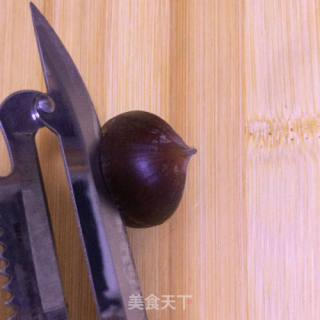 油亮香甜糖烤栗子的做法步骤：2