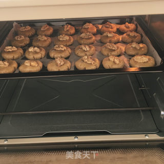 核桃仁小酥饼的做法步骤：12