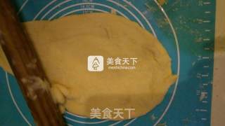 椰蓉毛毛虫面包的做法步骤：6