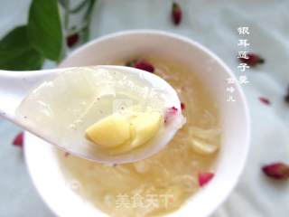 银耳莲子羹的做法步骤：7