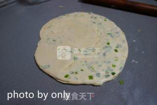 废饺子皮做的葱油饼的做法步骤：6