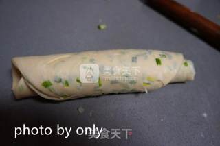 废饺子皮做的葱油饼的做法步骤：7