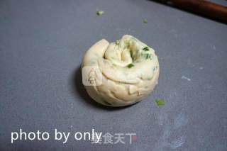 废饺子皮做的葱油饼的做法步骤：8