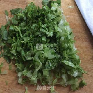 生菜鸡蛋饼的做法步骤：1