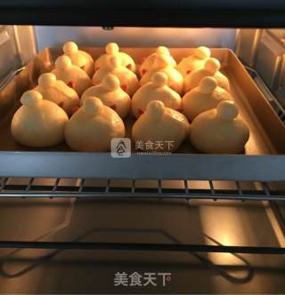 挤挤面包之金毛小狮王的做法步骤：16