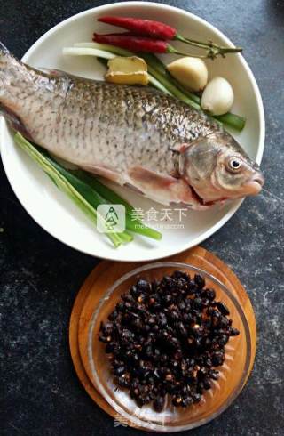 豆豉鲫鱼的做法步骤：1
