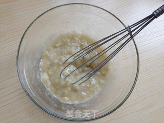 香蕉松饼的做法步骤：2