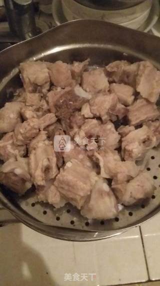 排骨莲藕萝卜汤的做法步骤：2