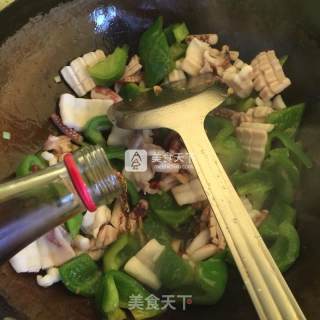 甜椒炒鱿鱼的做法步骤：8