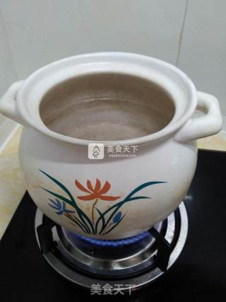 催奶神器：木瓜桃胶花生米汤的做法步骤：2