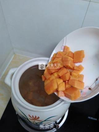 催奶神器：木瓜桃胶花生米汤的做法步骤：4