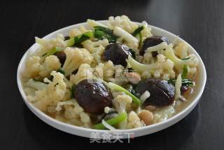 香菇烩花菜的做法步骤：10