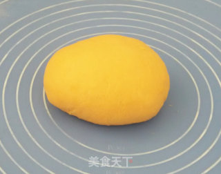 南瓜毛毛虫面包的做法步骤：12