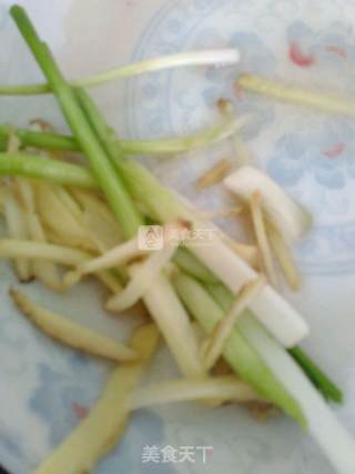 香煎罗非鱼的做法步骤：3