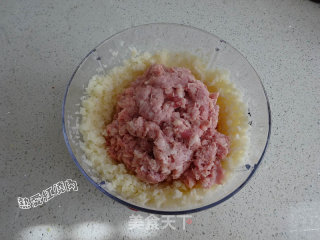 莲藕肉丸子的做法步骤：6
