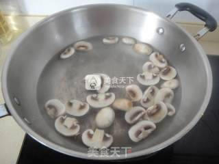 海鲜什锦披萨的做法步骤：6