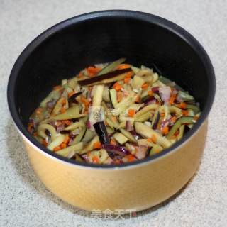 美味停不下来-----茄子焖饭的做法步骤：4