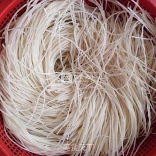 温州特色美食～炒粉干（0添加味精）的做法步骤：4
