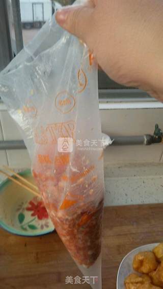 面筋塞肉的做法步骤：4