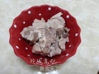 鸡骨草猪骨汤的做法步骤：1