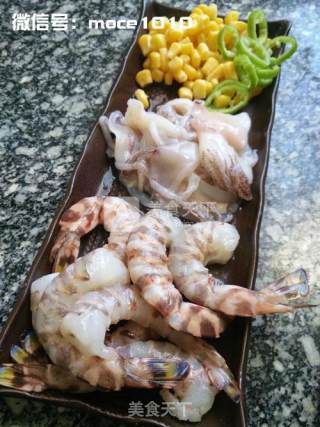 小策海鲜今日菜谱：海鲜拌面的做法步骤：1