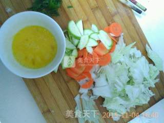 蔬菜蛋炒面的做法步骤：3