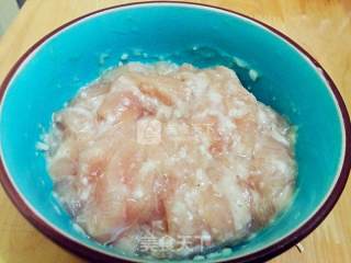 蒜香炸鸡柳的做法步骤：1