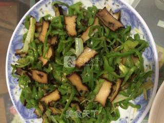 青椒香干拌牛肉细面的做法步骤：3
