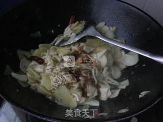 杏鲍菇炒土豆片的做法步骤：3