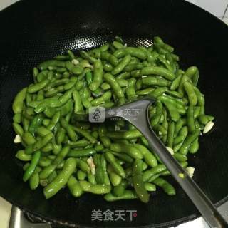 蒜香毛豆的做法步骤：4