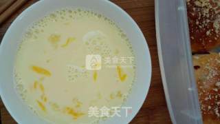 鸡蛋牛奶焗面包的做法步骤：2