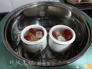 瘦肉炖药材汤的做法步骤：4
