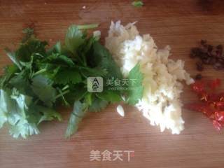 椒麻藕片的做法步骤：2