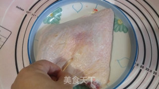 蜜汁烤鸭腿的做法步骤：2
