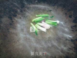 西红柿鱿鱼汤的做法步骤：3